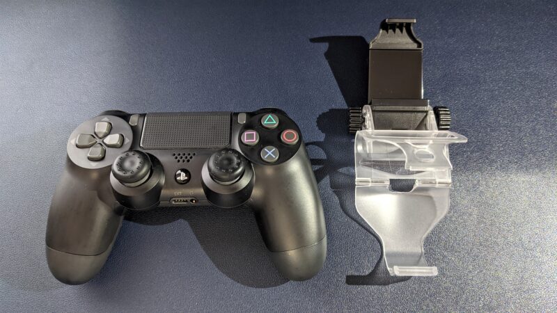 レビュー】PS4コントローラー用スマホホルダーは使いやすい？セット方法と実際に使ってみた感想 | ナナメ４５度の世界