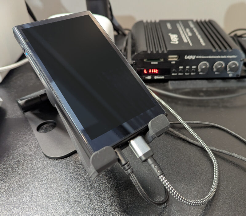 FIIO JM21を据え置き環境で使用している様子
