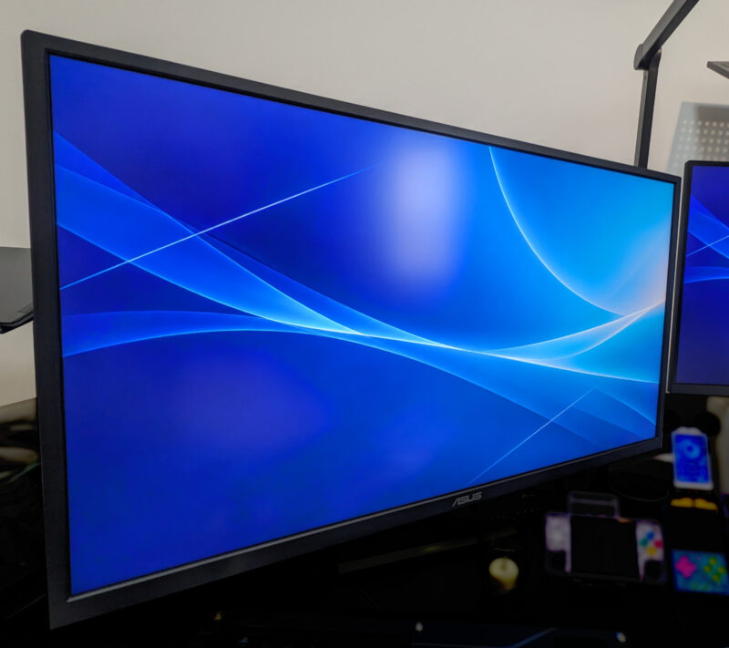 ASUS VA32UQ